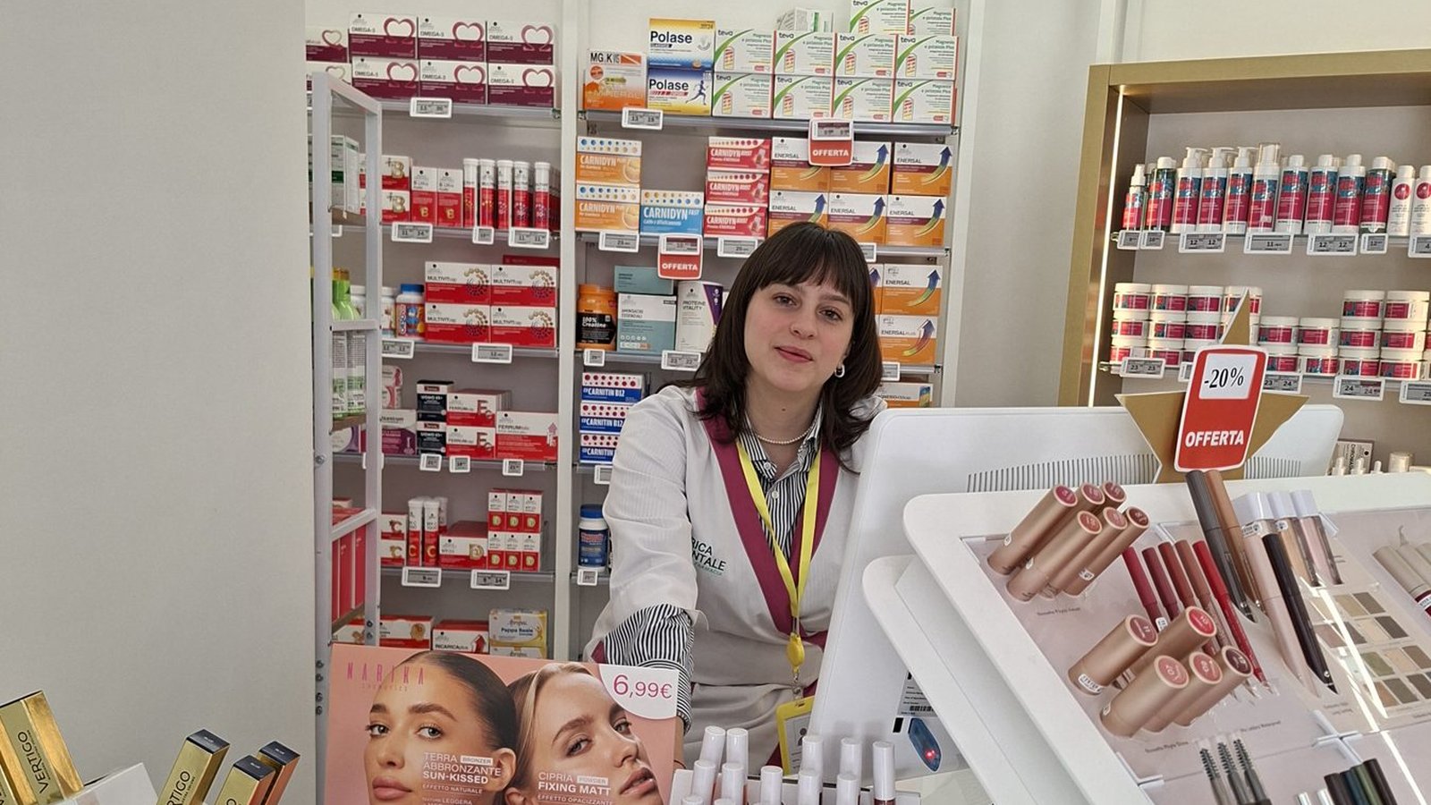 Reparto dermocosmesi della Farmacia Africa Orientale